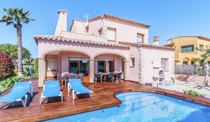 Luxurious Villa St Pere Pescador with Swimming Pool