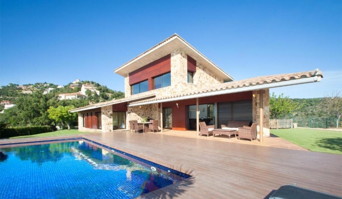 LUXURY VILLA, PRIVATE POOL, PANORAMIC SEA & MOUNTAIN VIEWS