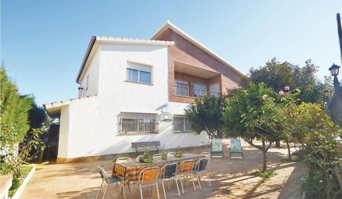 Amazing home in Santa Susanna with 7 Bedrooms and WiFi