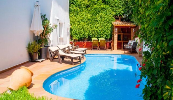 Segur de Calafell Villa Sleeps 8 Pool Air Con WiFi