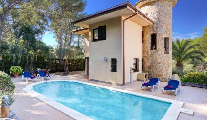 Tamariu Villa Sleeps 7 Pool