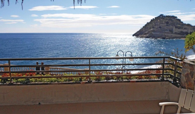 Awesome apartment in Tossa de Mar with 4 Bedrooms and WiFi