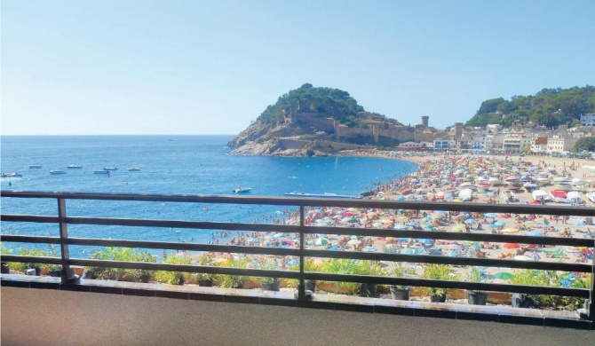 Stunning apartment in Tossa de Mar with 3 Bedrooms and WiFi