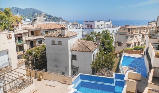 Beautiful home in Tossa de Mar with 4 Bedrooms, WiFi and Swimming pool