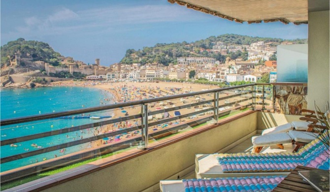 Awesome apartment in Tossa de Mar with 4 Bedrooms and WiFi