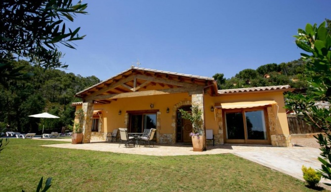 Vall-Llobrega Villa Sleeps 6 WiFi