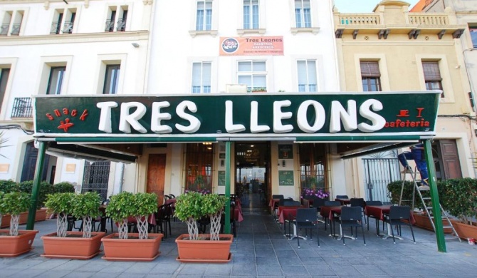 Hotel Tres Leones