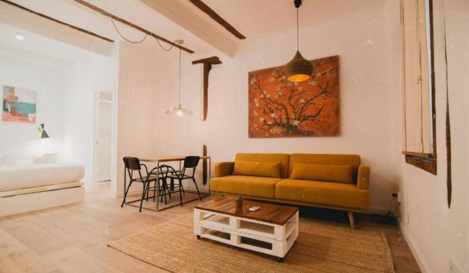 CHARMING DESIGN APARTMENT REINA SOFIA