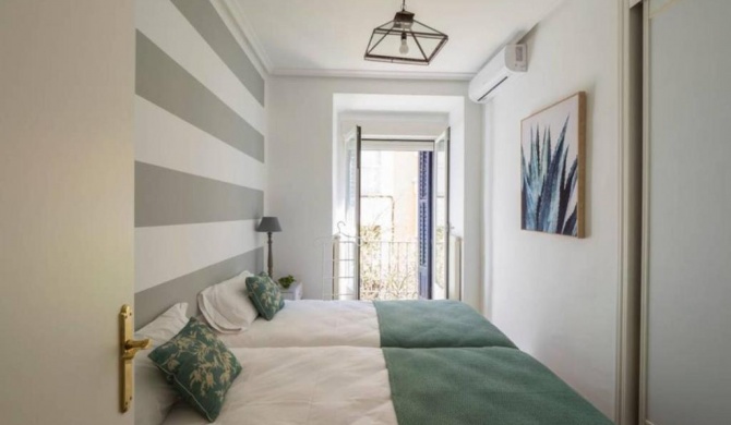 Luxury Apartment in Madrid Center Malasaña AC