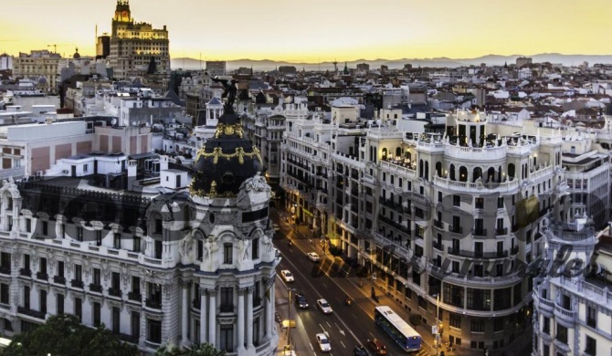 M&F Apartaments Gran Via