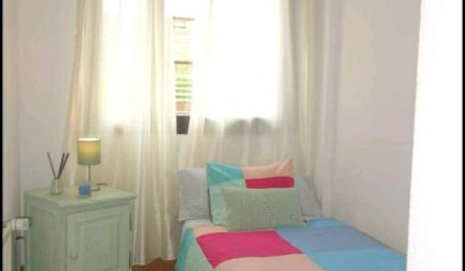 Perfecta habitación para chicas en Madrid