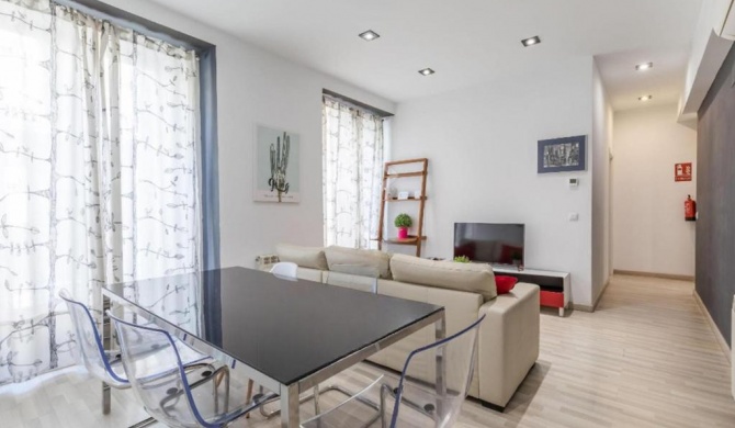 Spacious flat puerta del sol