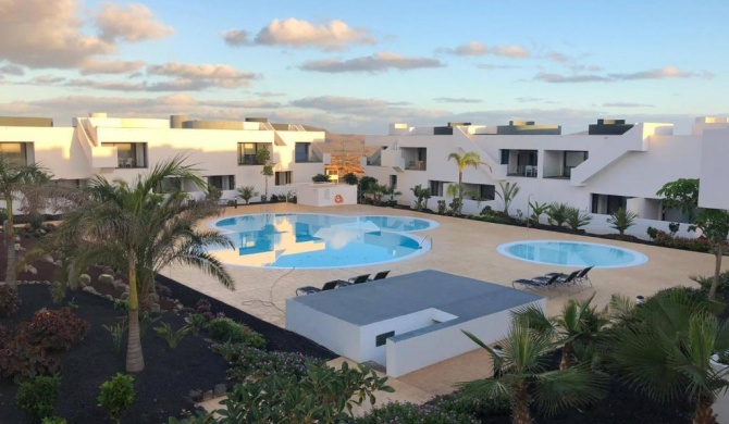 Luxury apartment with pool view at Casilla de Costa