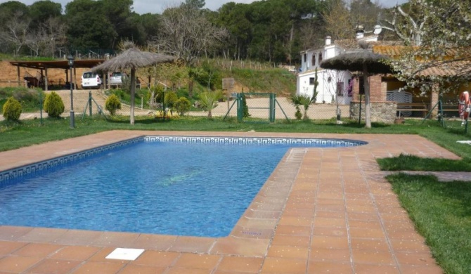 Beautiful cottage in Riudarenes with private pool